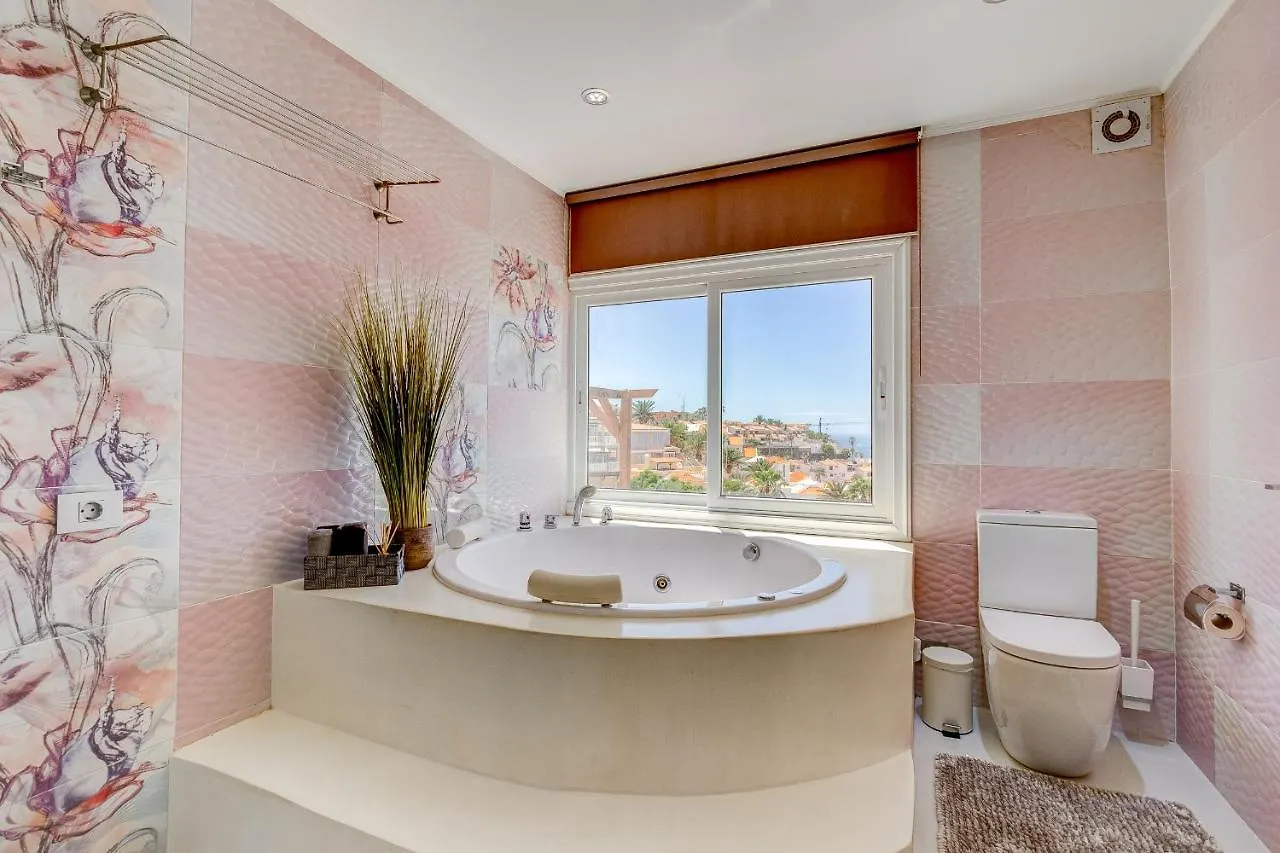 Panoramic Ocean & Mountain View 3 Bed Apartment In Island Village Heights Costa Adeje Costa Adeje (Tenerife)